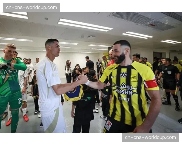 斯特拉斯堡边锋哈比卜-迪亚洛否认冬窗转会沙特传闻,称专注当下 斯特拉斯堡边锋哈比卜-迪亚洛否认冬窗转会沙特传闻,称专注当下